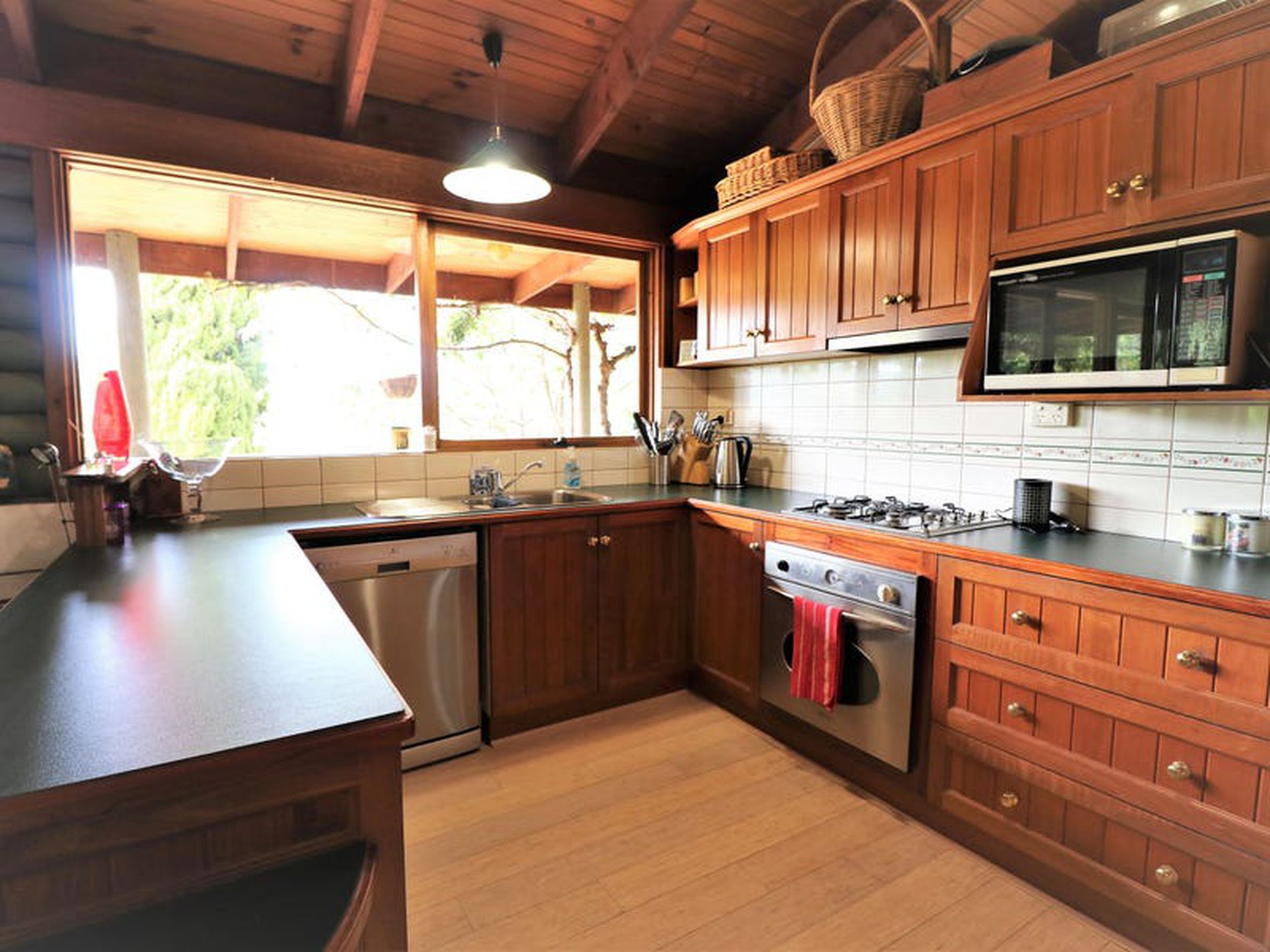 8387 GV Highway, Trawool