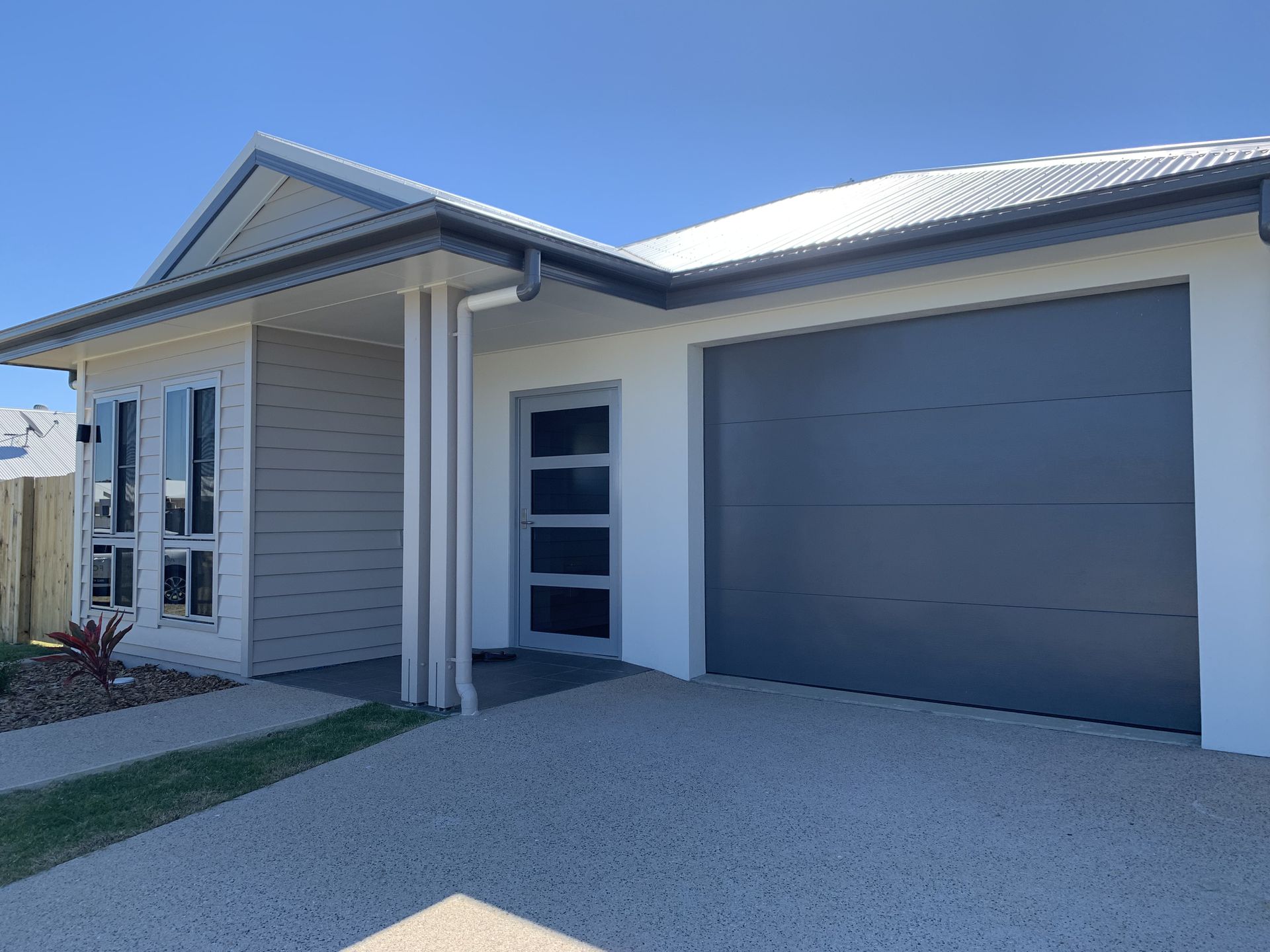 2 Henley Close, Blacks Beach