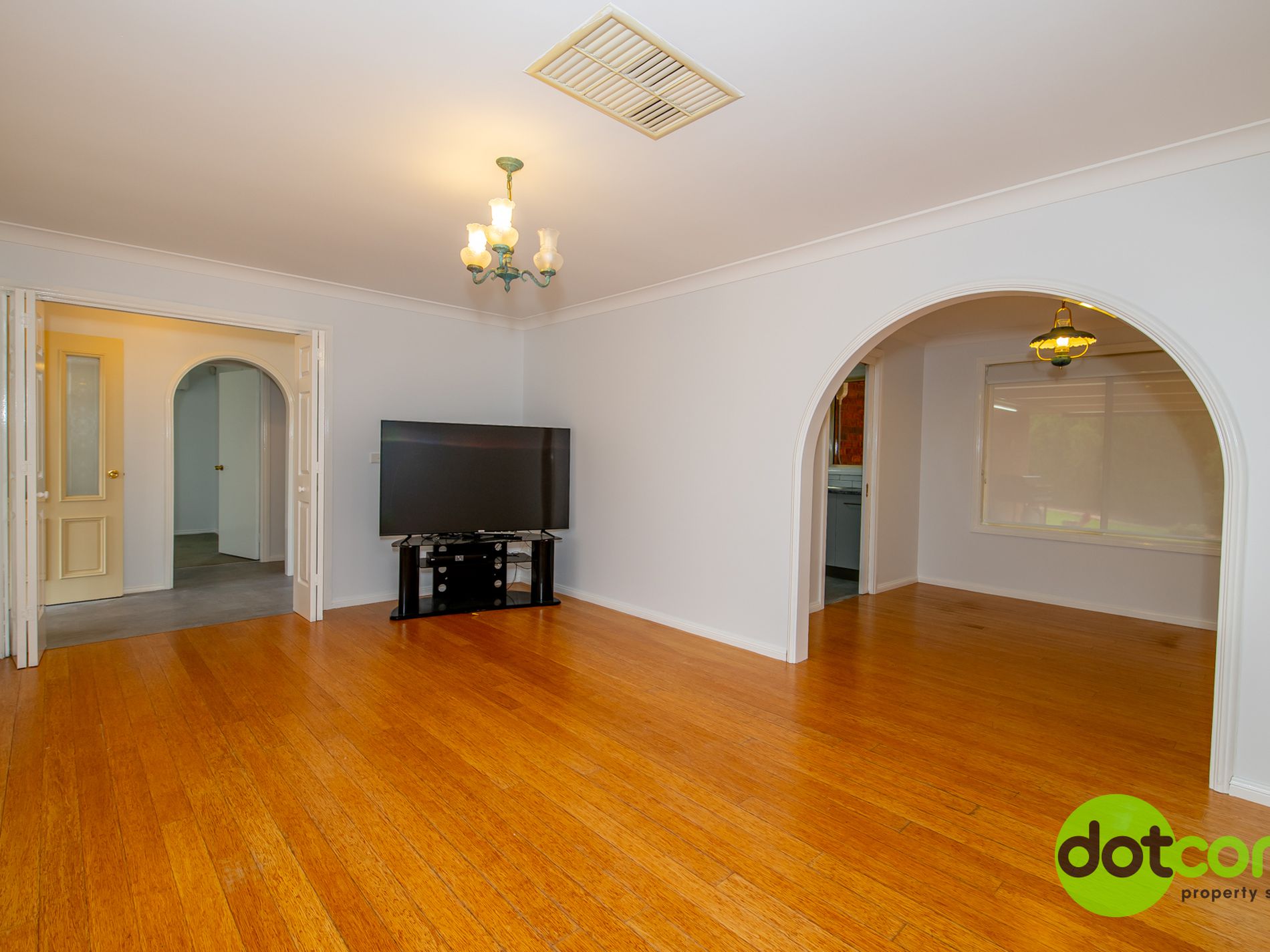 8 Hann Court, Dubbo