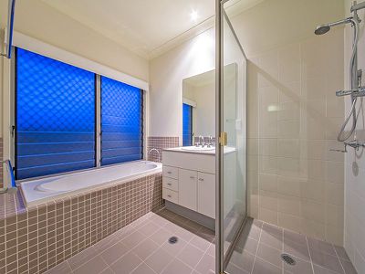 15 Watervale Pde, Wakerley