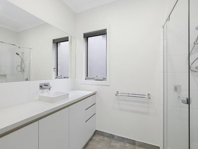 284A High Street, Belmont
