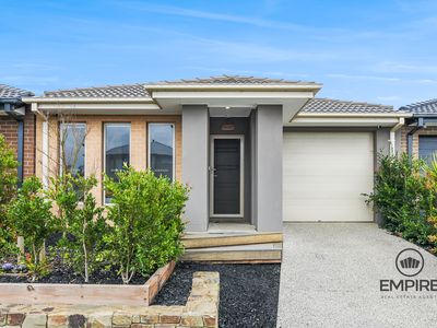 10 Dargle Way, Clyde North