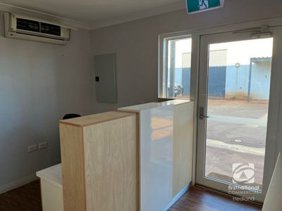 2 / 37 Steel Loop, Wedgefield