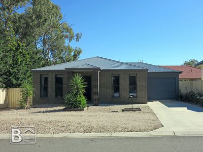 1 Clarcoll Crescent North, Kangaroo Flat