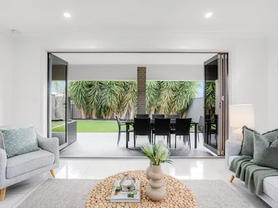106 Crozier Avenue, Newton