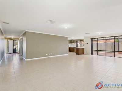 4 Lorna Cove, Tapping