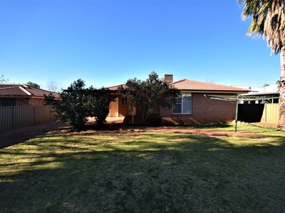 5 Websdale Drive, Dubbo