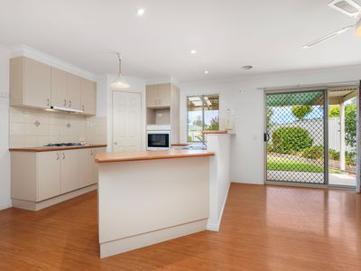 16 WREN COURT, Wodonga