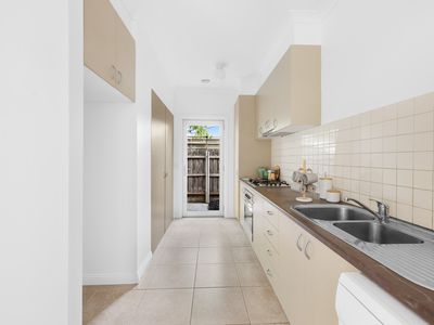 4 / 2 Bellairs Avenue, Seddon