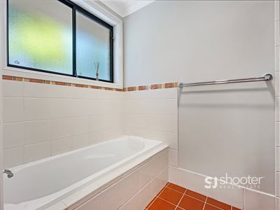 7 Cypress Point Drive, Dubbo