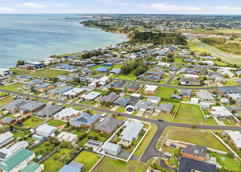 18 Atlantis Avenue, Portland