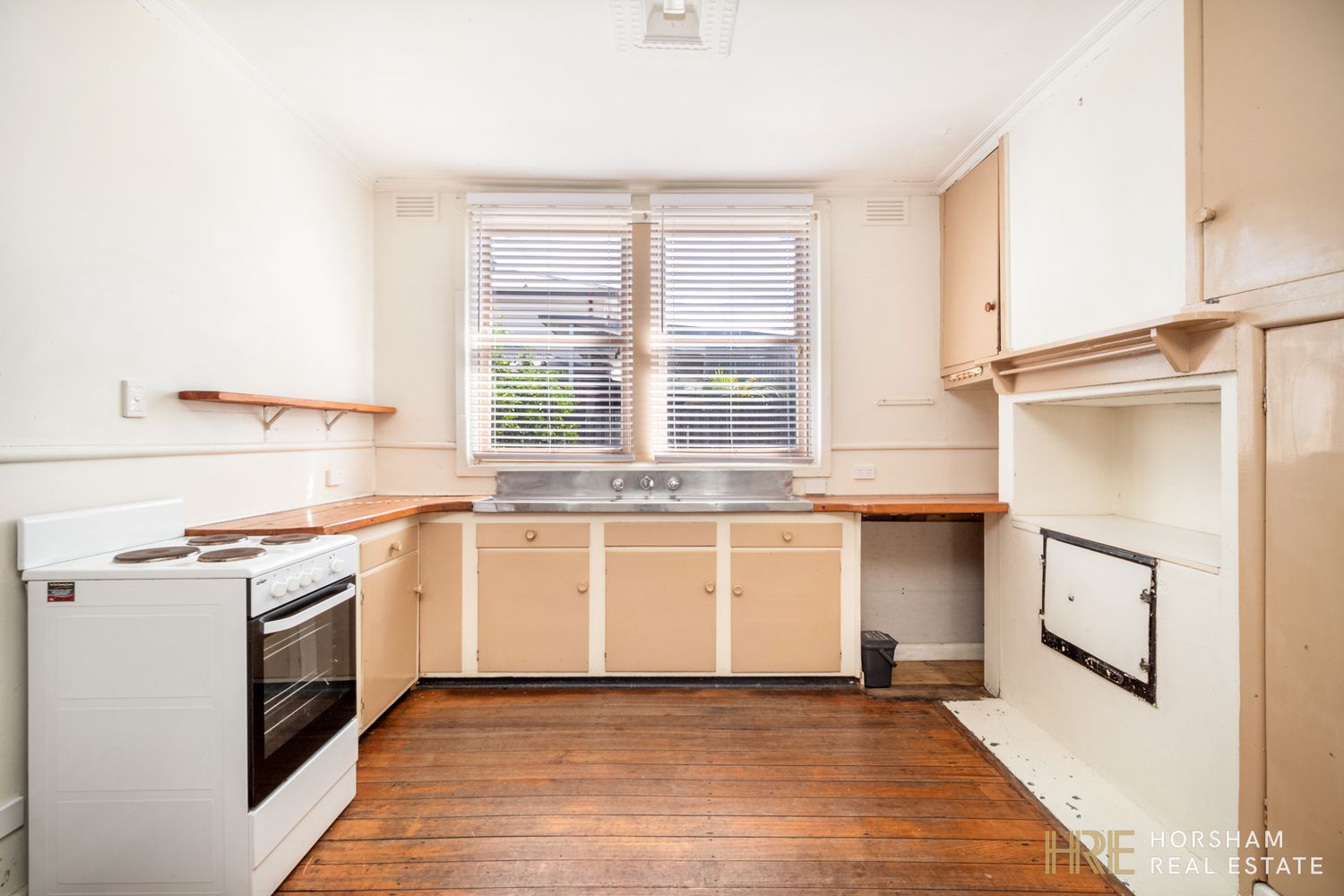 2 Baker Street, Horsham