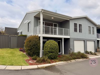 22 WATTLEBIRD CRESCENT, Elermore Vale