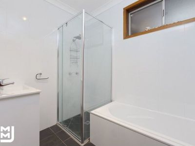 56 The Esplanade, Oak Flats