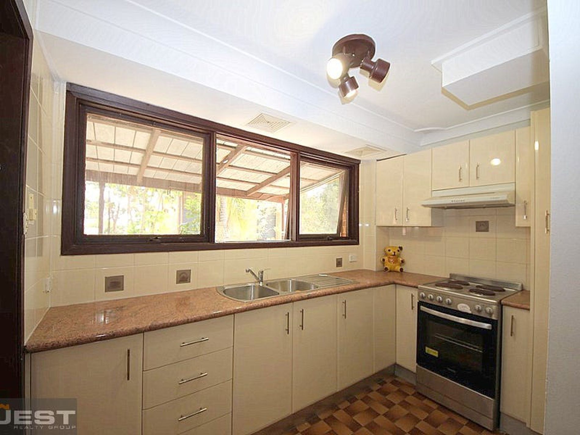 12 / 8A Chiswick Road, Greenacre