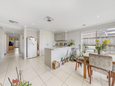 10 Armidale Drive, Pakenham