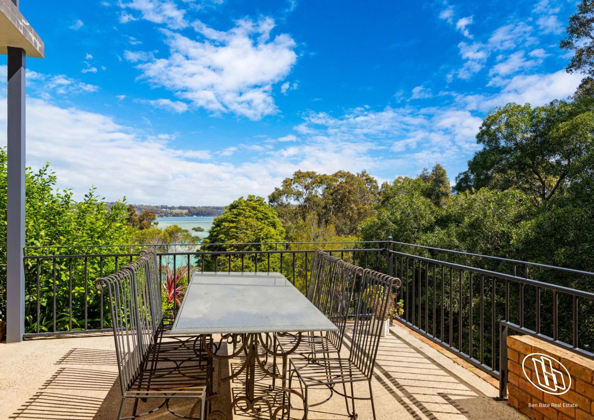 11 Hillcrest Avenue, North Narooma