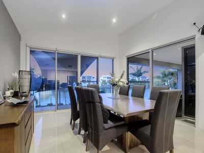 #98 Southaven Drive, Helensvale