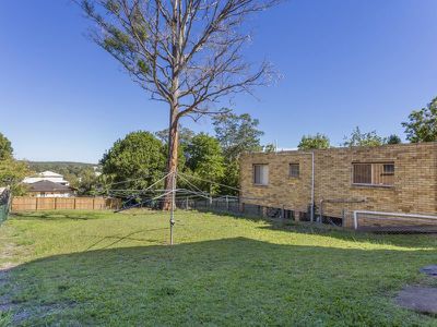 33 CREST ST, Mount Gravatt East