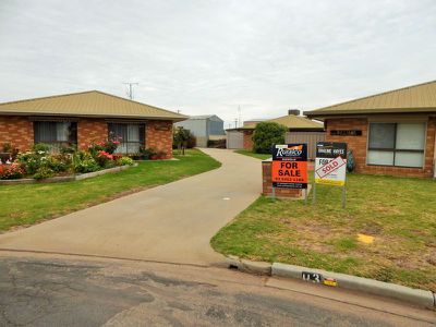 2 / 2 Lloyd Close, Kerang