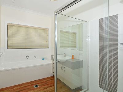 15 Amstal Avenue, Wondunna