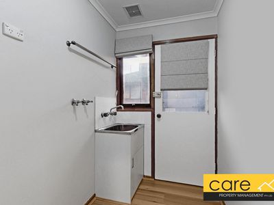 35 Oaktree Drive, Hampton Park