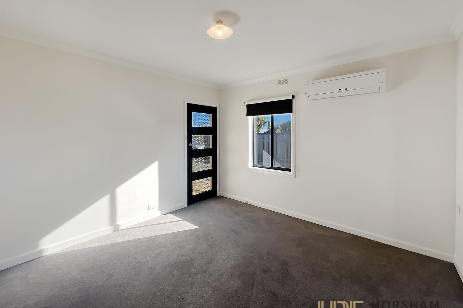 6 Queen Street, Horsham