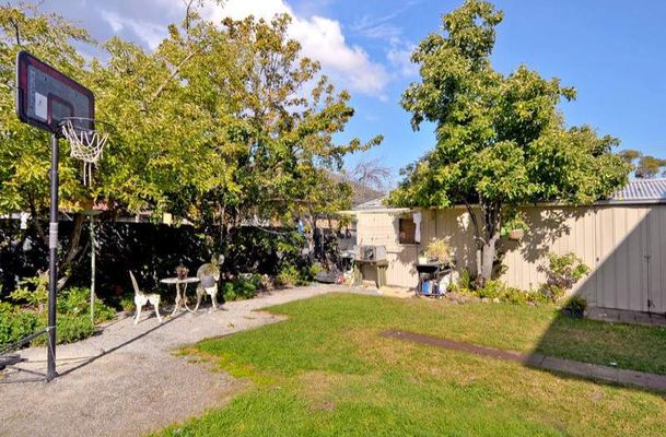 4 Plumpton Ave, Craigieburn