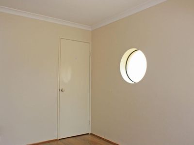 2/16 Kensington Avenue, Dianella