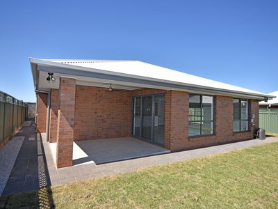 7  Waterfall Crescent, Dubbo