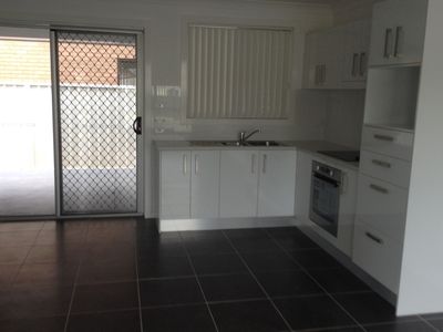 2 / 9 Acacia Street, Windang