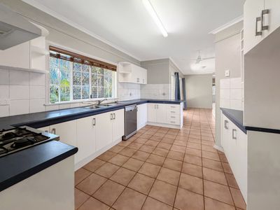 13 Storer Street, Atherton