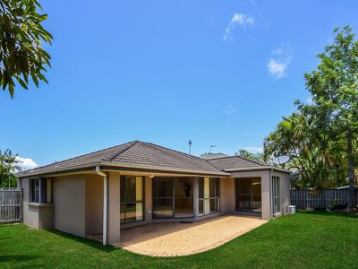 10 Riverbreeze Avenue, Noosa Waters