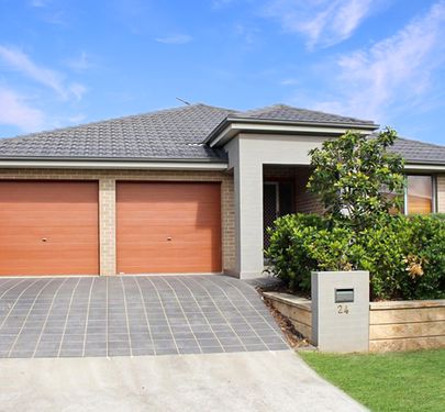 24 Adelong Parade, The Ponds