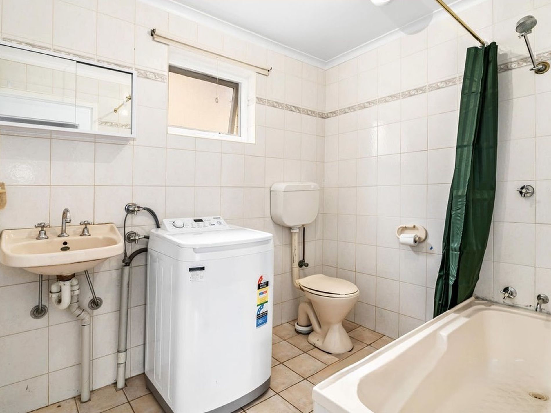 1 / 4 Hardy Street, Croydon Park