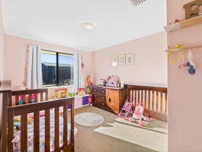 8 Riseberry Way, Somerville