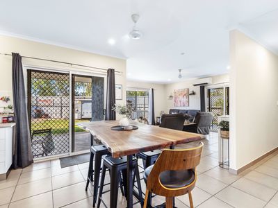 2 / 2 Priore Court, Moulden