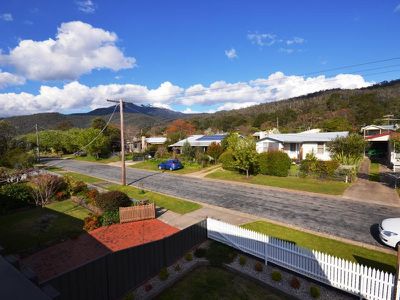 79 Lakeside Avenue , Mount Beauty