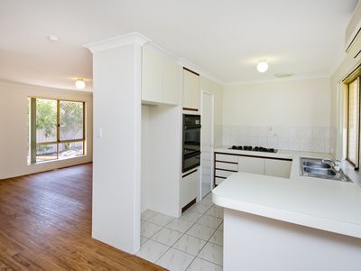 2 / 76 Dover Road, Scarborough