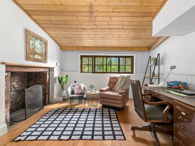 1085 Tabletop Road, Tolmie
