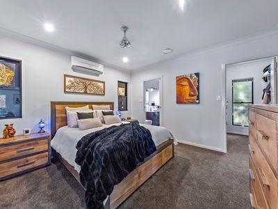 24 Endeavour Cct, Cannonvale