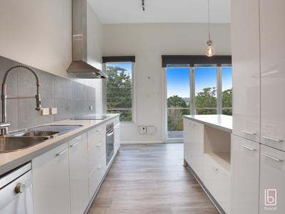 12 Nari Ave, Point Clare