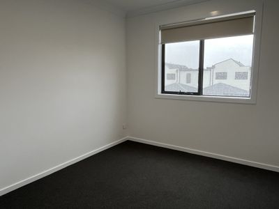 6 Rodway Walk, Tarneit