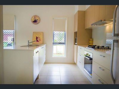 33 Azure Way, Hope Island