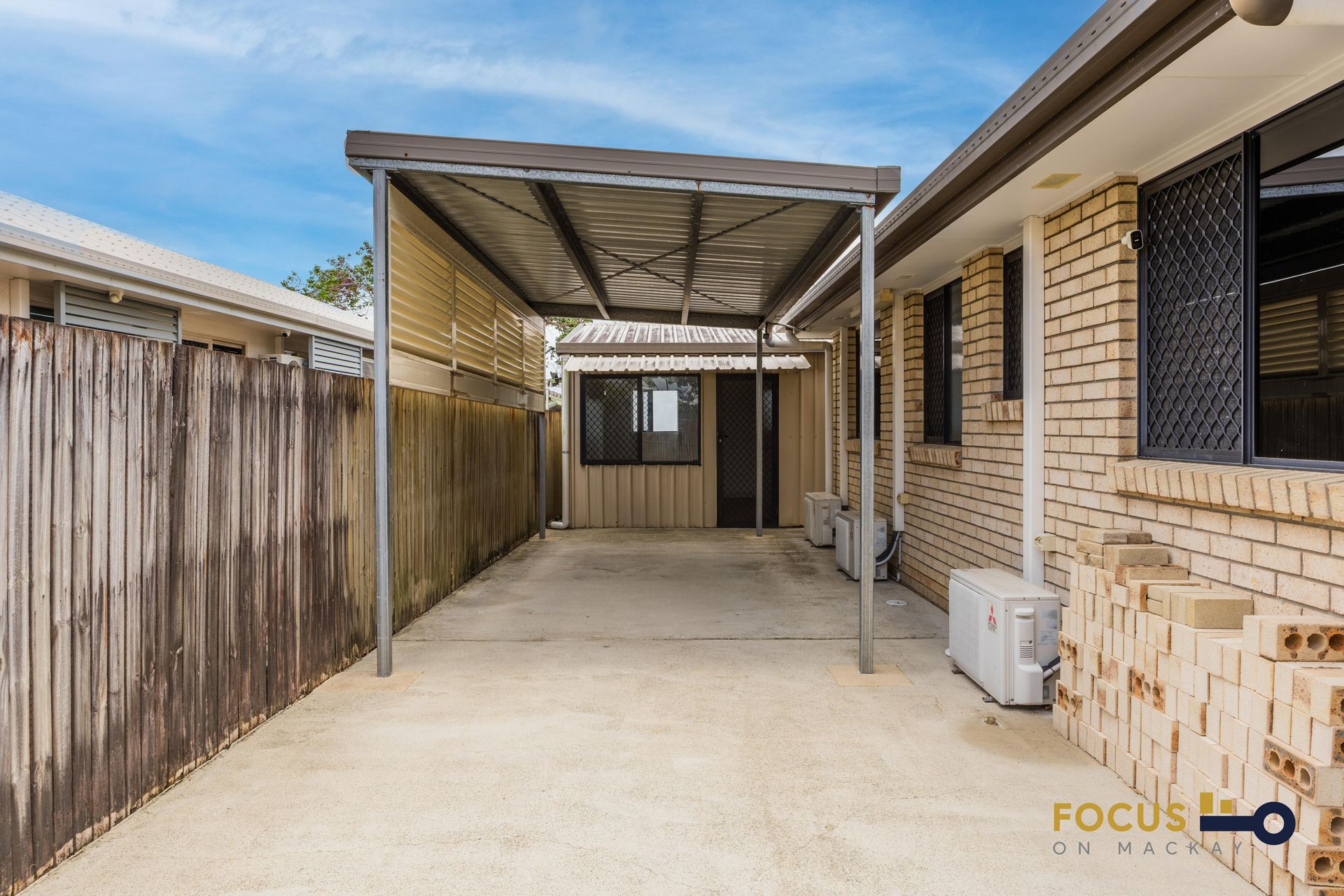 75 Gingham Street, Glenella