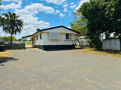 66 Mills Avenue, Moranbah