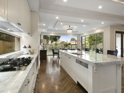 16 Elliott Avenue, Balwyn