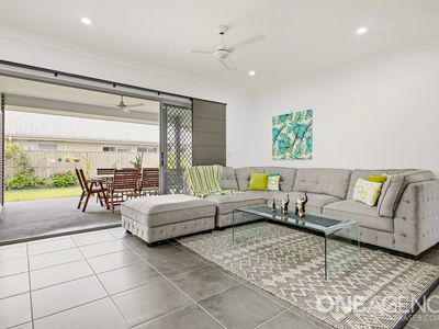 54 Ronaldo Way, Urangan
