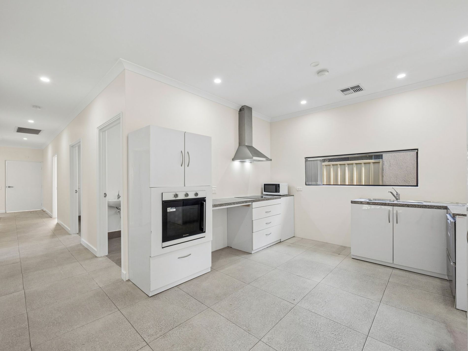 8B Stanmore Ct, Lynwood