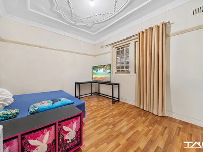 27 Hawkesbury Road, Westmead